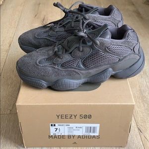 Yeezy 500 size 7.5 black